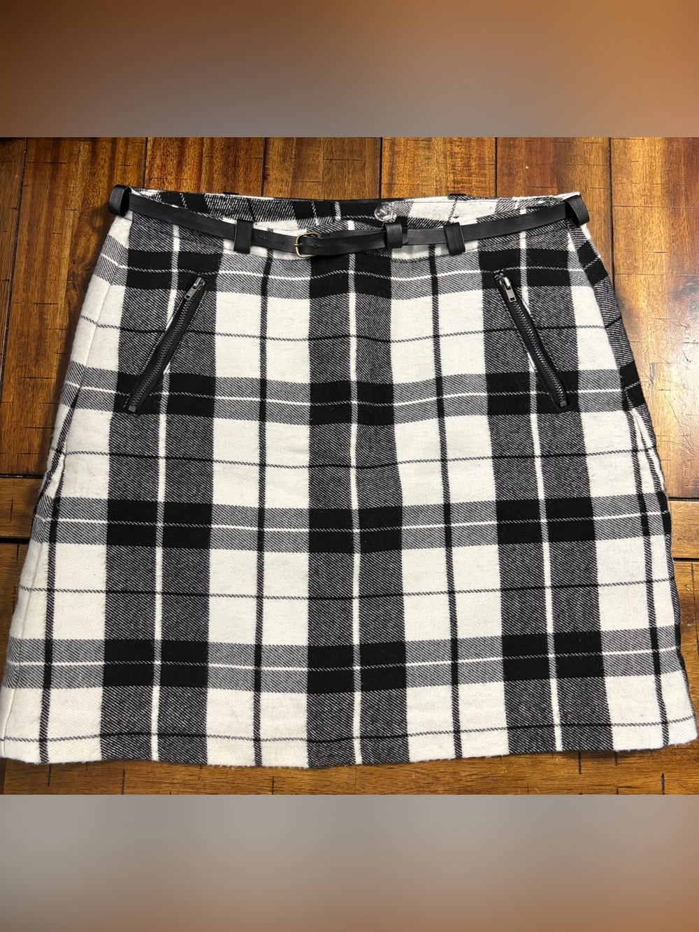 STYLUS Black & White Plaid Mini Skirt with Slim Belt Detail